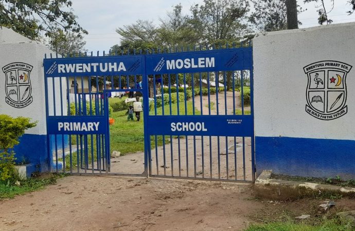 Head Teacher Locked outside Office By Irate Parents.